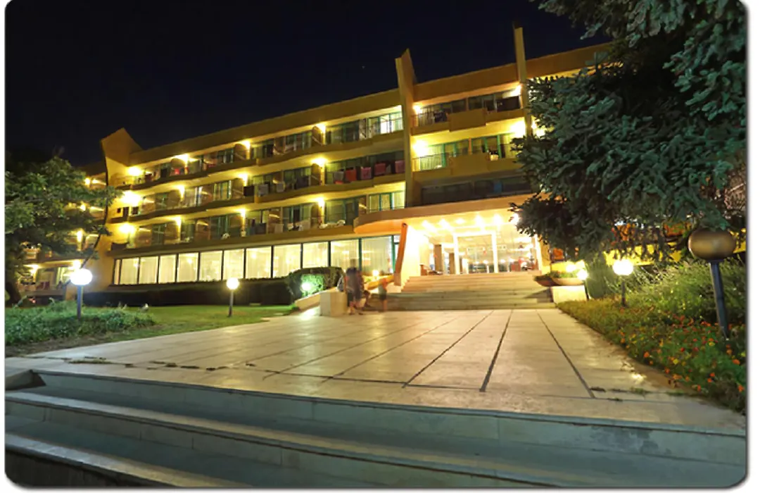Hotel Ambassador - Free Parking-1